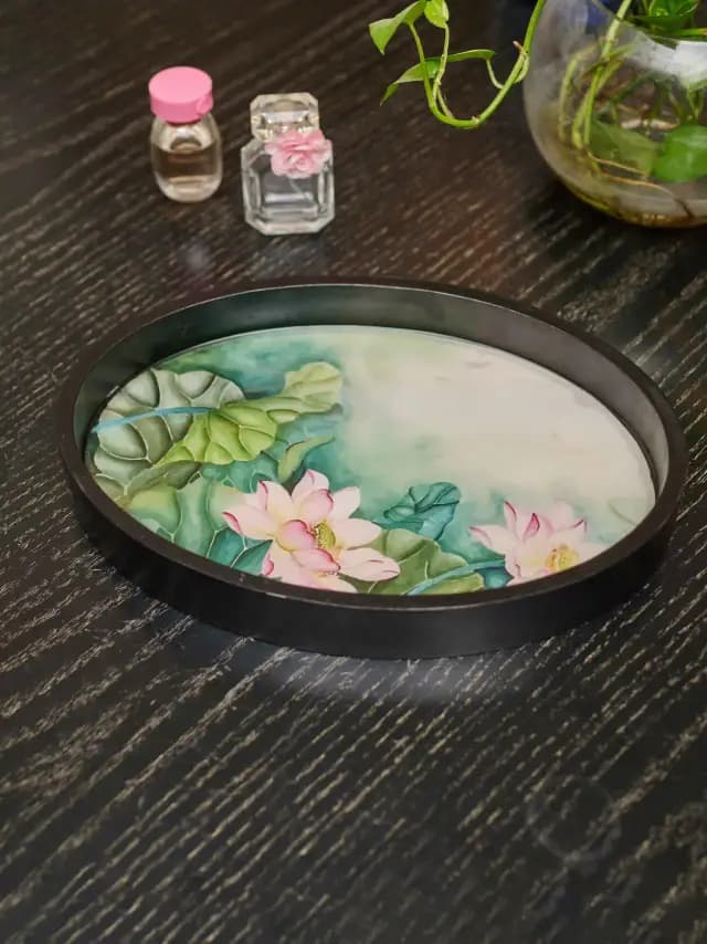 Marble surface with handcrafted decor