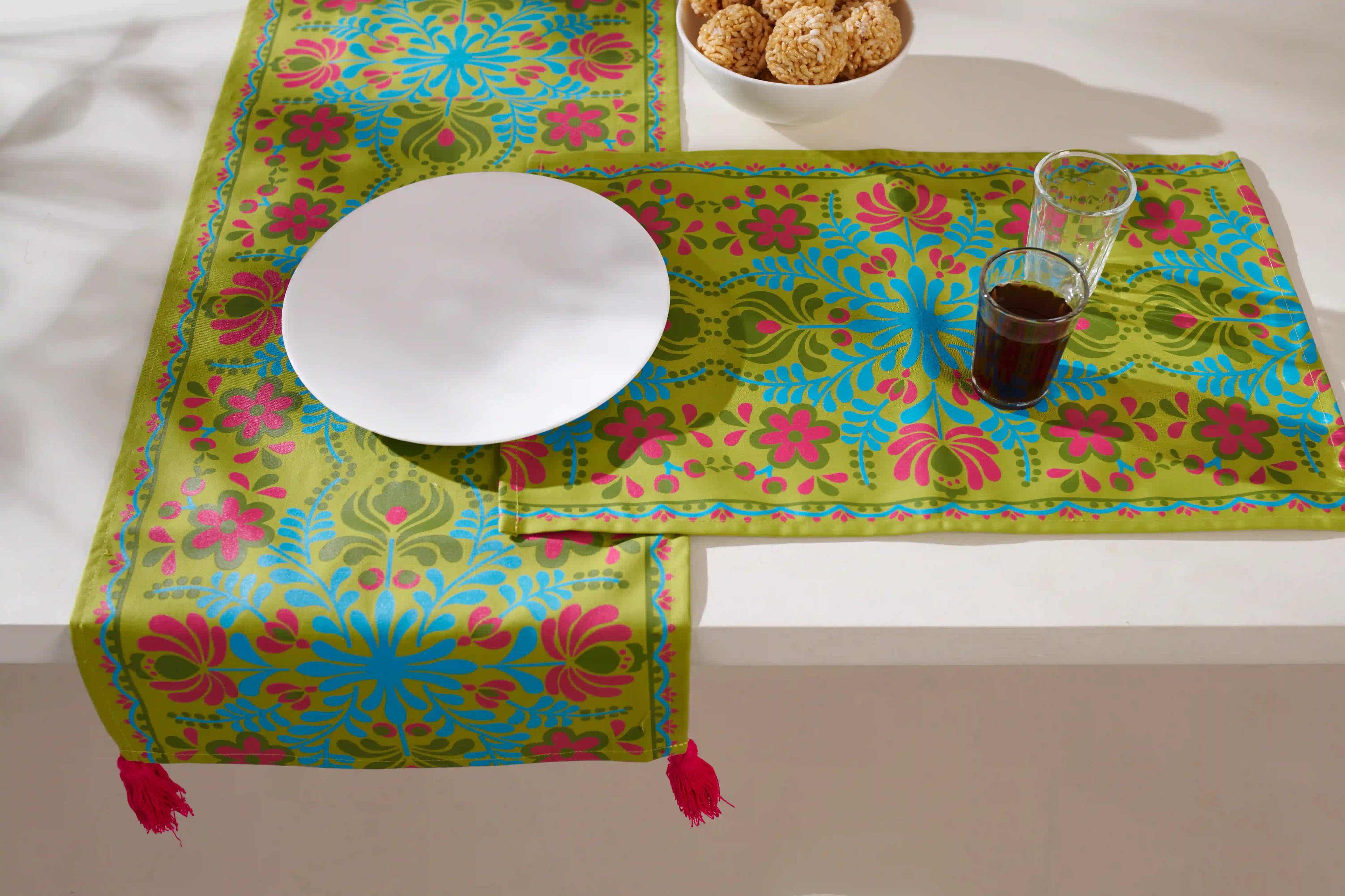 Rickshaw Paint Table Runner Set