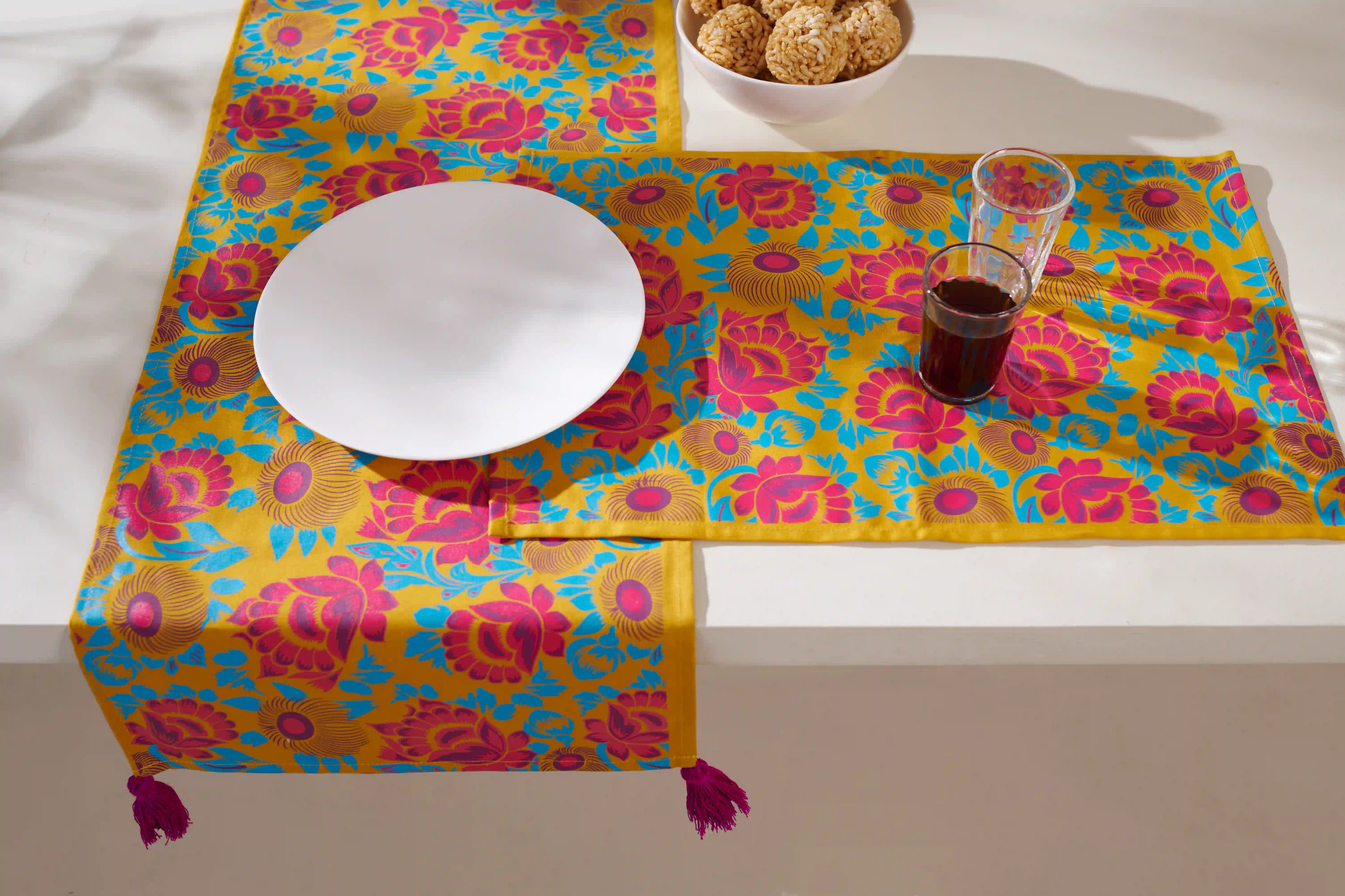 Rickshaw Paint Table Runner Set